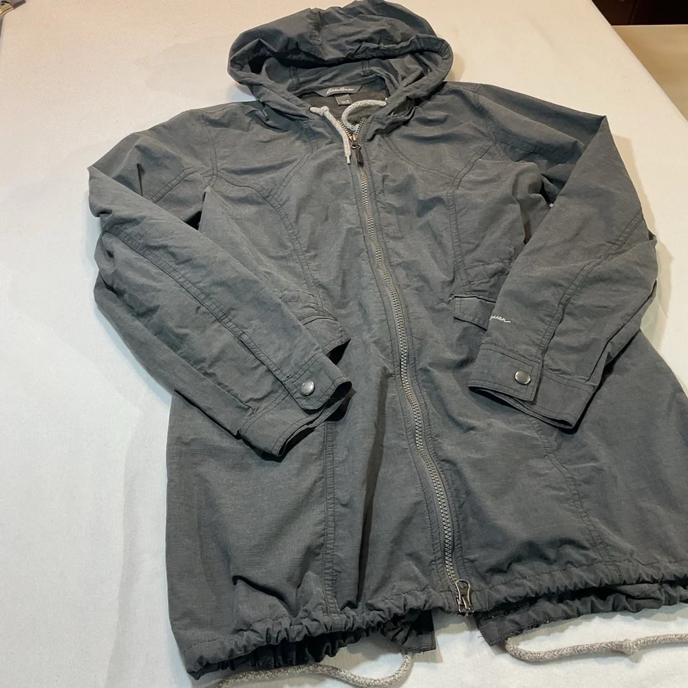 Eddie Bauer Dark Gray Rain Coat Light Parka Size M, Shell 73% Nylon Hood Pockets